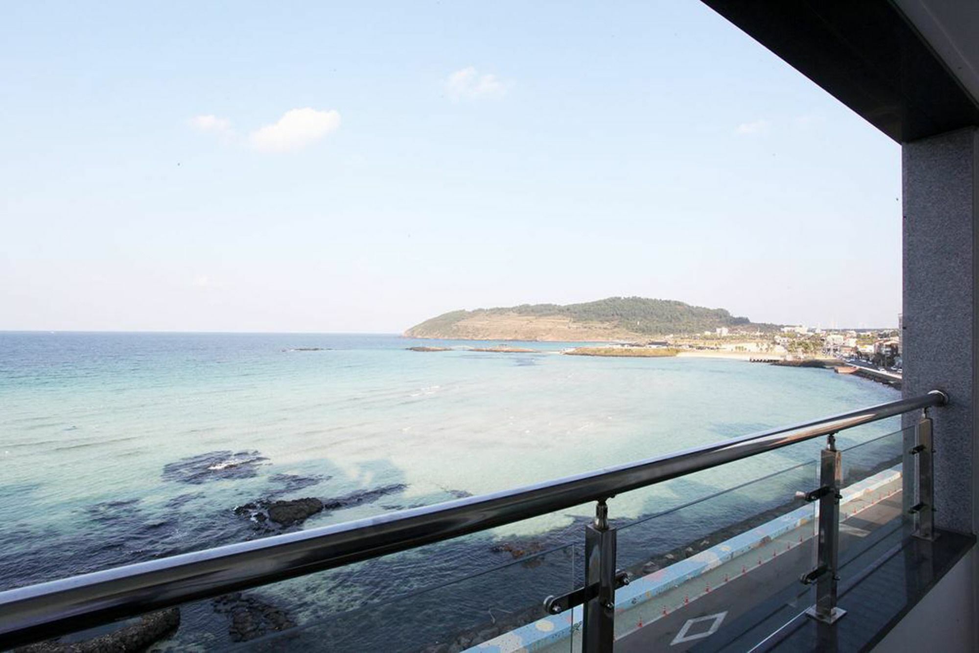 Poem House Aparthotel Jeju Exterior photo